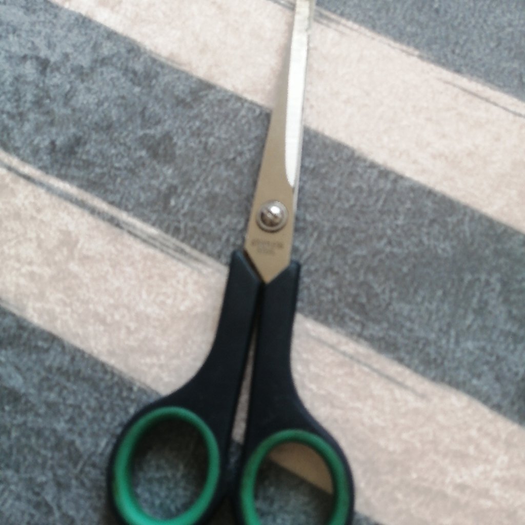 Kai 7100: 4 inch Professional Scissors