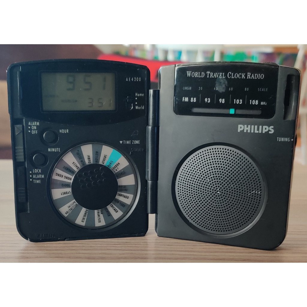 Philips Philips World Travel Clock Radio AE4200 /20.