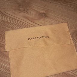 Louis Vuitton Erkek Yağmurluk - 914A-19398 - 989.00 TL. - Kombincim